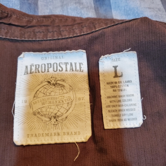 Aeropostale snap button short sleeve shirt brown - Picture 3 of 6